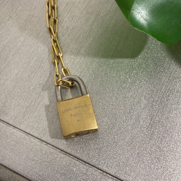 Vintage 24k Gold-filled Chain with Authentic Vintage LV lock 🔒 #225 - Picture 3 of 11
